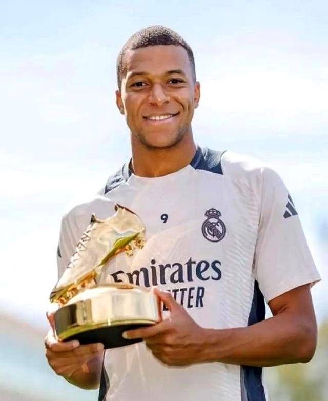 子弹官方：利伯蒂生病缺席今日对阵36人，德弗斯代替其出战