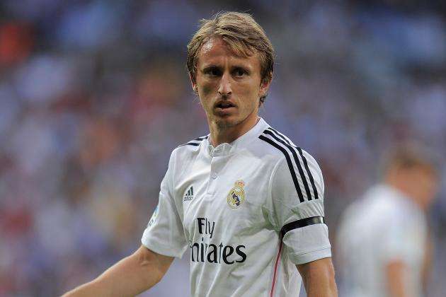 意甲媒体透露：米兰补强后防线时出现新名字：萨索洛的杰伊·伊德泽斯